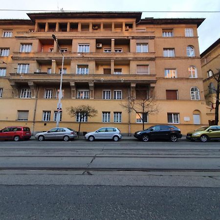 BöSIX Apartman Budapest Eksteriør billede