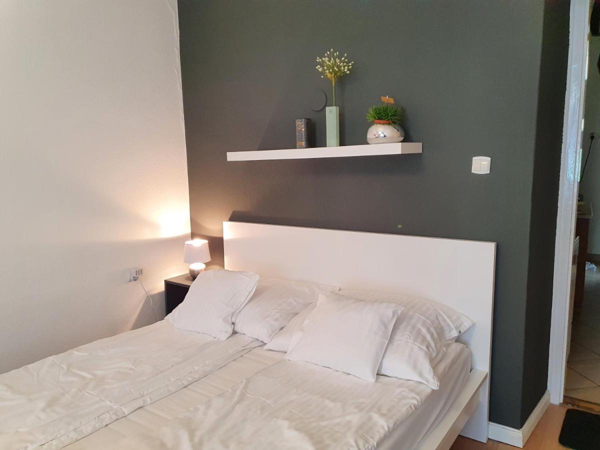BöSIX Apartman Budapest Eksteriør billede