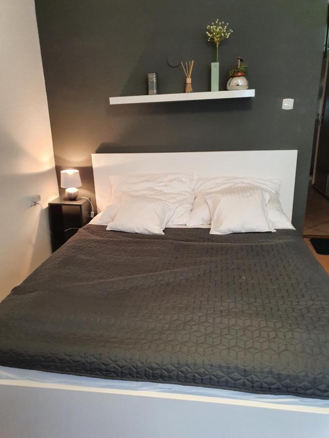 BöSIX Apartman Budapest Eksteriør billede
