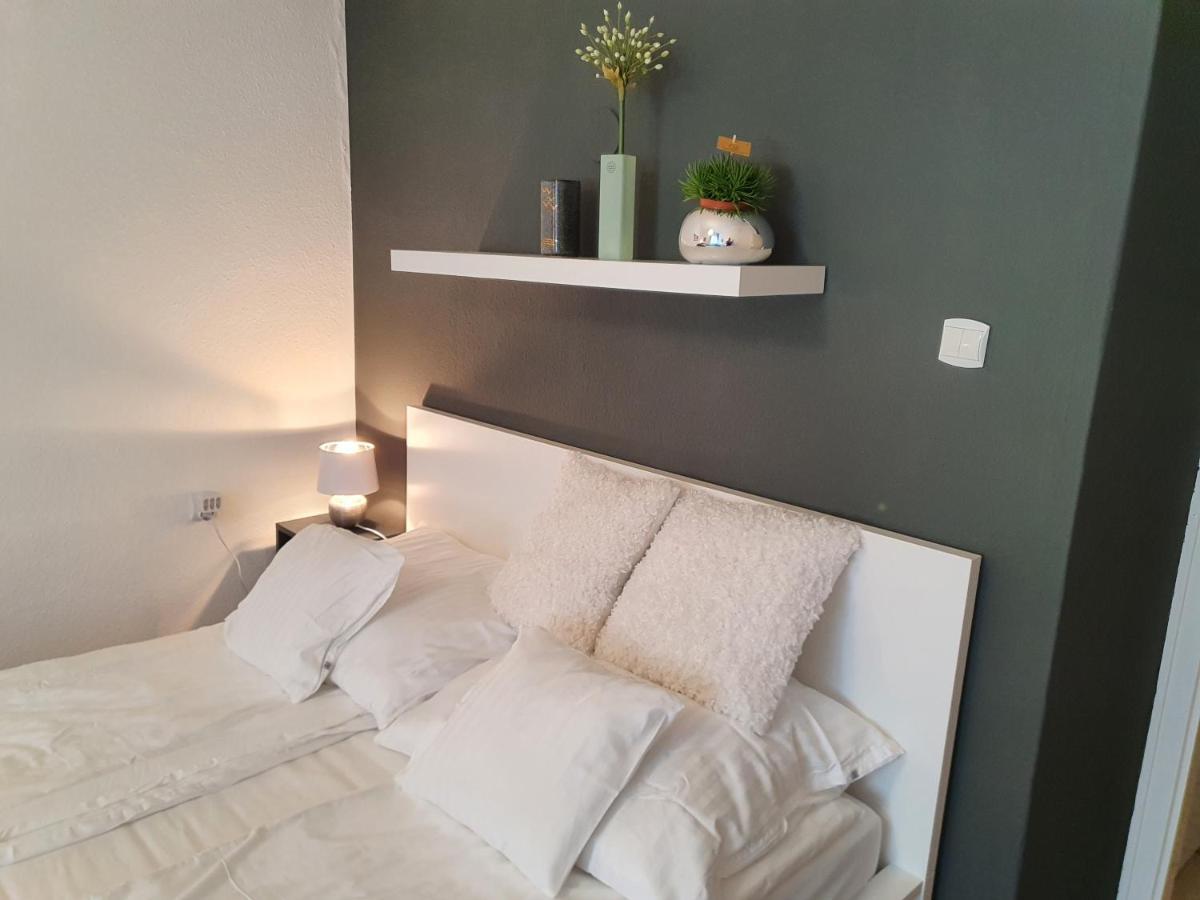BöSIX Apartman Budapest Eksteriør billede
