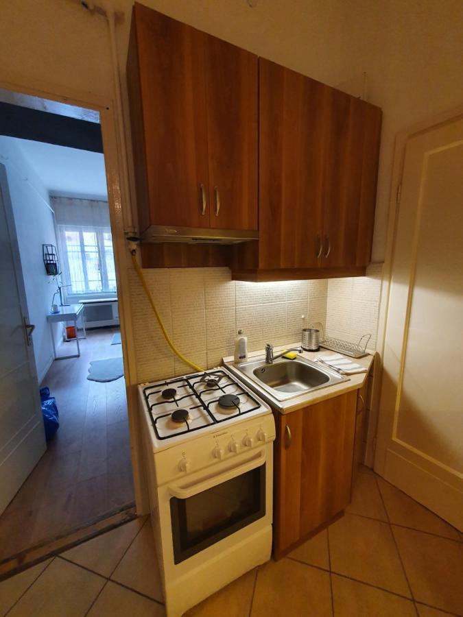 BöSIX Apartman Budapest Eksteriør billede